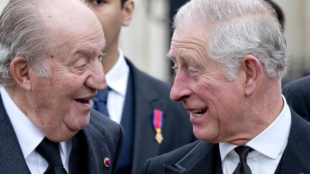 King Juan Carlos I and Prince Charles of Wales attending the funeral ceremony Romanian King Michael in Bucharest, Romania, Saturday, Dec. 16, 2017. en la foto : mirandose a los ojos