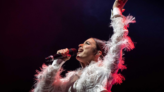 Blanca Paloma, actuando en la pre-party 'Eurovision in Concert' celebrada en Ámsterdam