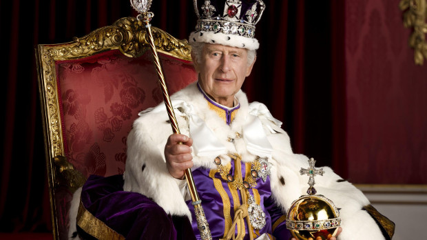 Retrato oficial de la Coronación de Carlos III