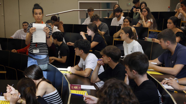 Un grupo de estudiantes hace la Selectividad en una de las aulas de la Universidad Pompeu Fabra