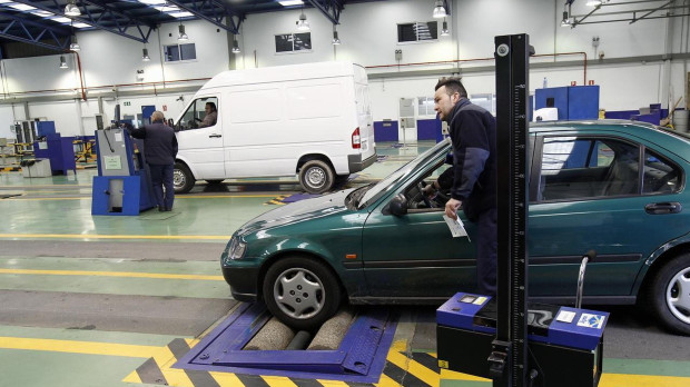 Más de un 20 % de los coches que se presentan a la ITV no son capaces de superarla