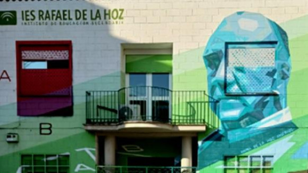 Fachada del IES Rafael de La-Hoz