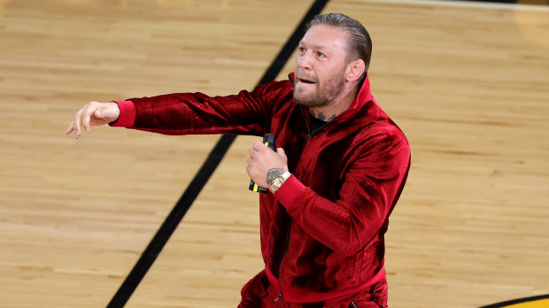 Conor McGregor durante un partido de las finales de NBA