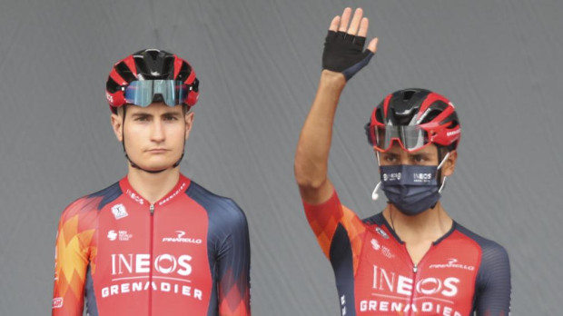 Carlos Rodríguez, junto a Egan Bernal antes de la tercera etapa del Tour