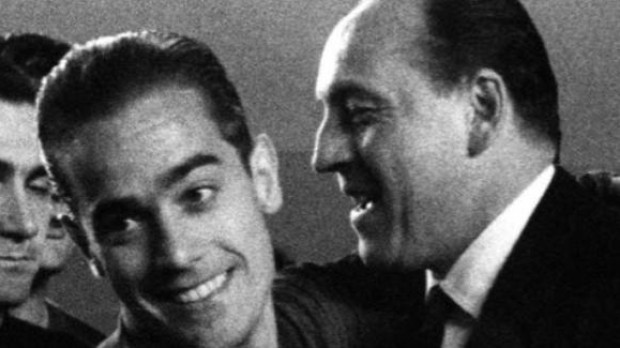Luis Suárez, recibiendo el Balón de Oro de 1960