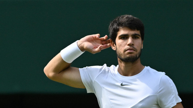 Carlos Alcaraz se ha llevado el segundo set de la final de Wimbledon épicamente