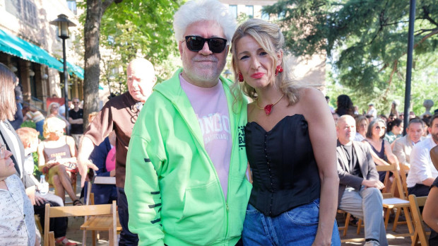 Pedro Almodóvar y Yolanda Díaz