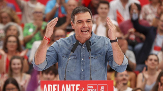 El candidato a la presidencia del Gobierno, Pedro Sánchez, durante el mitin de cierre de campaña