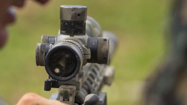 Francotirador y rifle