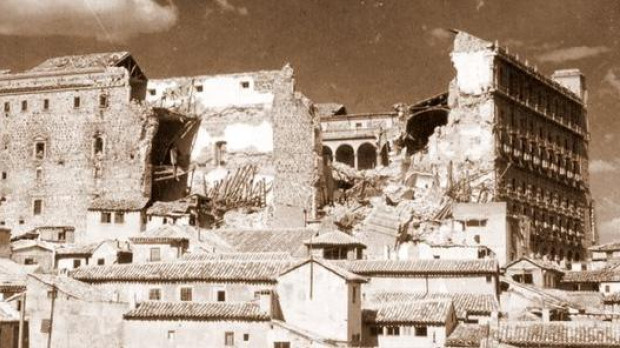 El Alcázar de Toledo destruido