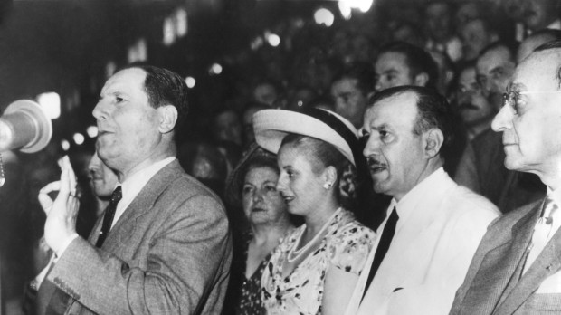 Juan Domingo Perón junto a su mujer