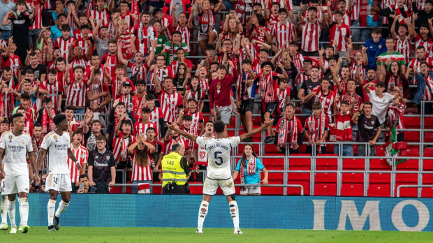 Bellingham celebra su primer gol oficial con el Real Madrid