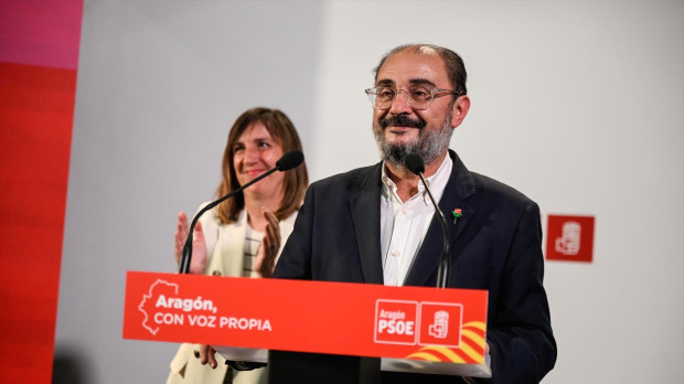 El presidente de Aragón y candidato del PSOE a la Presidencia de Aragón, Javier Lambán, realizan el seguimiento de la jornada electoral en la sede del PSOE de Aragón, a 28 de mayo de 2023, en Zaragoza, Aragón (España). Hoy, 28M, se celebran elecciones municipales en un total de 8.131 ayuntamientos y elecciones autonómicas en 12 comunidades autónomas. En las elecciones municipales podrán votar 35.414.655 electores y en las autonómicas que se celebran podrán hacerlo 18.382.505 electores. 28 MAYO 2023;ZARAGOZA;ARAGÓN;ELECCIONES;AUTONOMICAS Marcos Cebrián / Europa Press (Foto de ARCHIVO) 28/5/2023