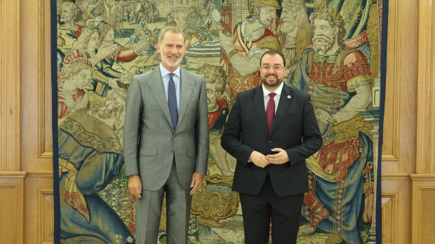 El Rey de España, Felipe VI, recibe en audiencia al presidente del Principado de Asturias, Adrián Barbón, en el Palacio de la Zarzuela, a 11 de septiembre de 2023, en Madrid (España). El Rey Felipe VI recibe esta semana en audiencia a varios de los nuevos presidentes autonómicos elegidos en los comicios del pasado 28 de mayo así como a algunos de los que repiten el cargo, como el presidente del Principado, Adrián Barbón. 11 SEPTIEMBRE 2023;ASTURIAS;AUDIENCIA;MAJESTAD;REY;CORONA;RECIBIMIENTO; Marta Fernández / Europa Press 11/9/2023