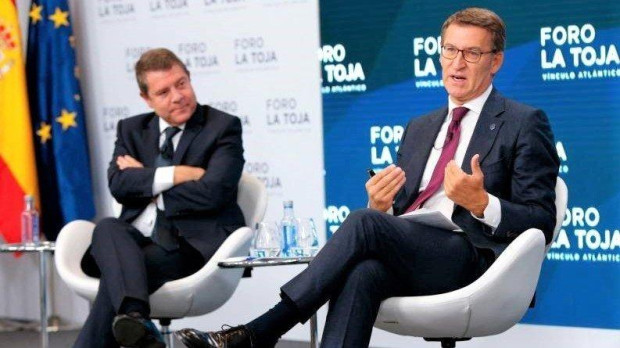 Feijóo y García-Page, durante un acto del Foro La Toja, en el pasado