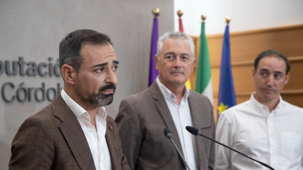 Félix Romero, Alfonso Alcaide y Francisco Aragonés, durante la presentación de la Feria Agroalimentaria de Fernán Núñez