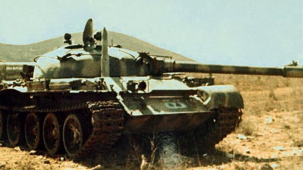 Tanque sirio T-62 abandonado en los Altos del Golán
