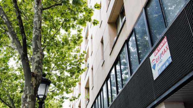 Rusos y ucranianos lideran la compra de vivienda en España por parte de extranjeros.