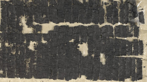 Uno de los papiros de Herculano, desenrollado, en la British Library