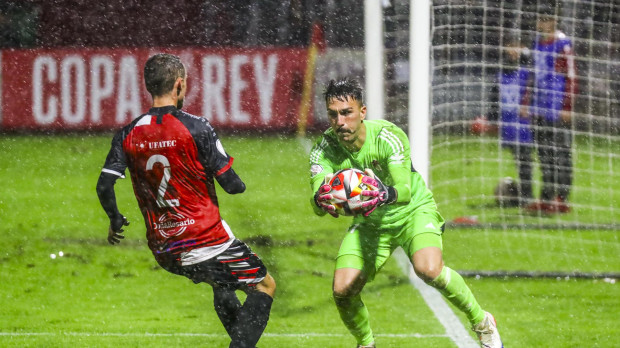 El portero Adri López, protagonista de la alineación indebida del Granada en Copa del Rey