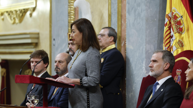 Francina Armengol pronuncia su discurso en presencia del Rey