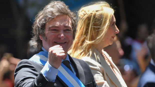El presidente electo de Argentina Javier Milei realiza un recorrido hasta la Casa Rosada