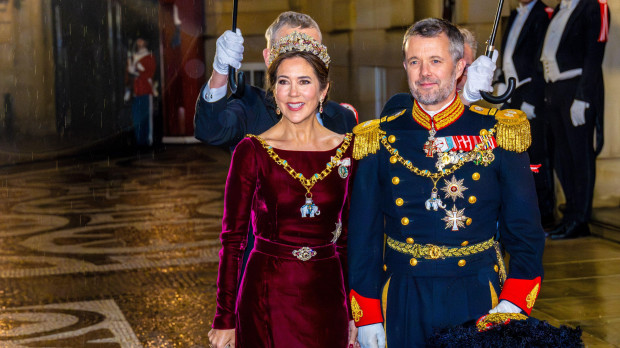 La princesa Mary de Dinamarca y el príncipe Federico de Dinamarca en la cena anual de Año Nuevo