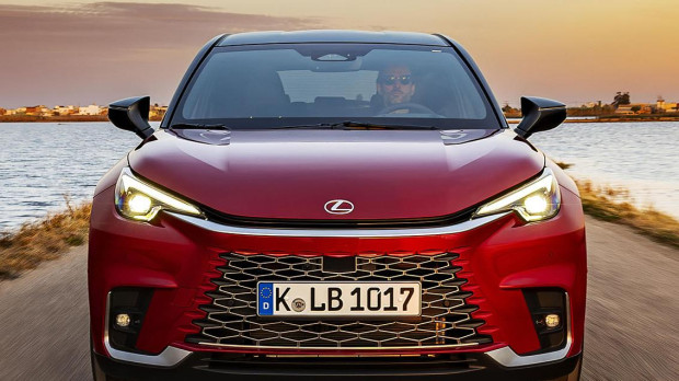 El nuevo Lexus mete a la marca nipona en la guerra del volumen de ventas