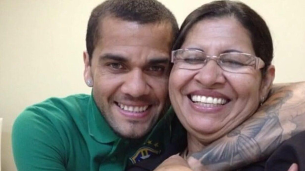 Dani Alves y su madre Lucía