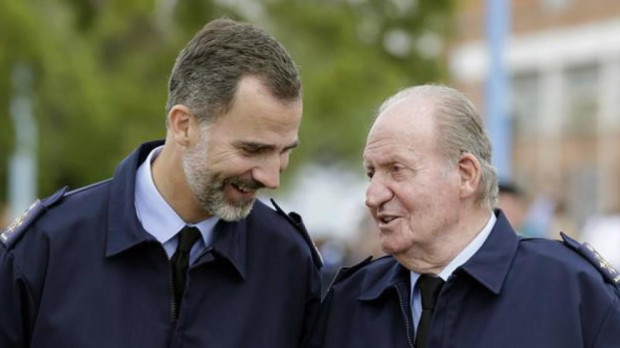 El Rey Felipe y su padre, el Rey Juan Carlos