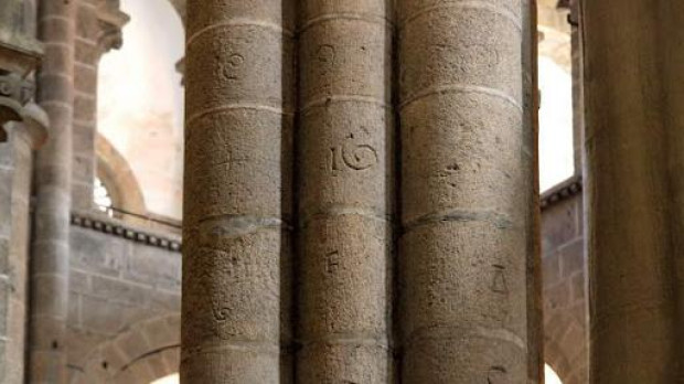 Algunas de las marcas de la catedral de Santiago de Compostela