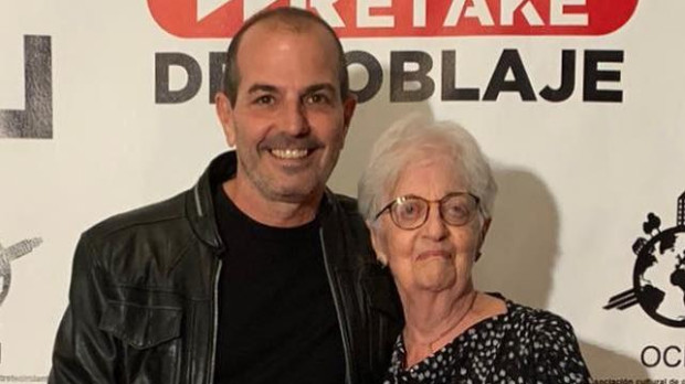 Sergio Zamora Solá junto a su madre María Luisa Solá