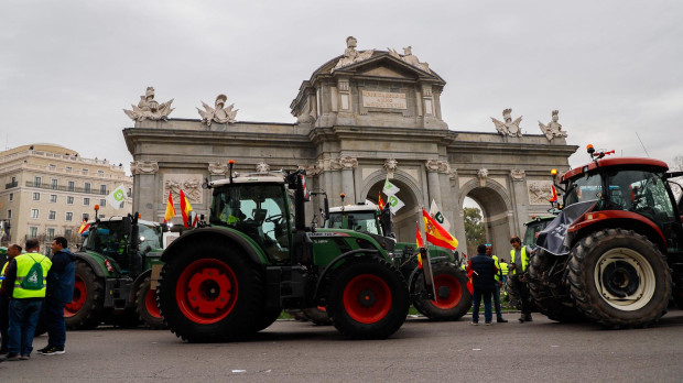 Los agricultores circulando por Madrid.