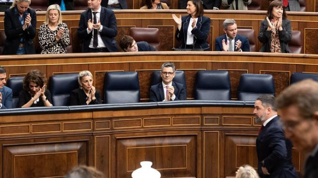 El pleno del jueves en el Congreso, con Feijóo en primer término y Sánchez en su escaño