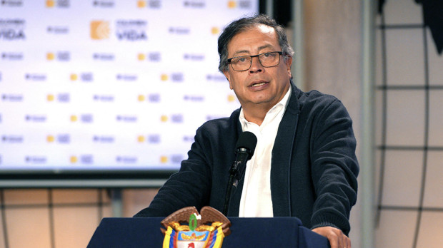 El presidente de Colombia, Gustavo Petro, hablando durante un programa de televisión oficial en Bogotá  - RESTRICTED TO EDITORIAL USE - MANDATORY CREDIT 'AFP PHOTO /  COLOMBIA'S PRESIDENCY PRESS OFFICE' - NO MARKETING - NO ADVERTISING CAMPAIGNS - DISTRIBUTED AS A SERVICE TO CLIENTS / The erroneous mention[s] appearing in the metadata of this photo by Handout has been modified in AFP systems in the following manner: [on March 12, 2024] instead of [on March 18, 2024]. Please immediately remove the erroneous mention[s] from all your online services and delete it (them) from your servers. If you have been authorized by AFP to distribute it (them) to third parties, please ensure that the same actions are carried out by them. Failure to promptly comply with these instructions will entail liability on your part for any continued or post notification usage. Therefore we thank you very much for all your attention and prompt action. We are sorry for the inconvenience this notification may cause and remain at your disposal for any further information you may require.