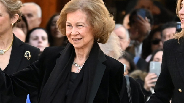 La Reina Sofía,con las Infantas Elena y Cristina