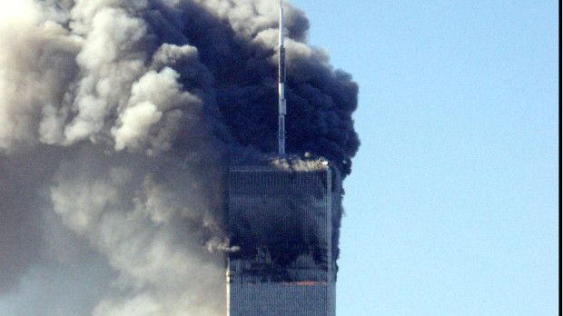 Los atentados del 11-S provocaron que Coppola aparcase su película Megalópolis en 2001EN LA IMAGEN AL FONDO UNA DE LAS TORRES ARDIENDO Jodi Jones / ZUMA Press / © KORPA 11/09/2001 NUEVA YORK *** Local Caption *** Sep 11, 2001; New York, NY, USA; Burning World Trade Building. Mandatory Credit: Photo by Jodi Jones/Zuma Press. (©) Copyright 2001 by Jodi Jones