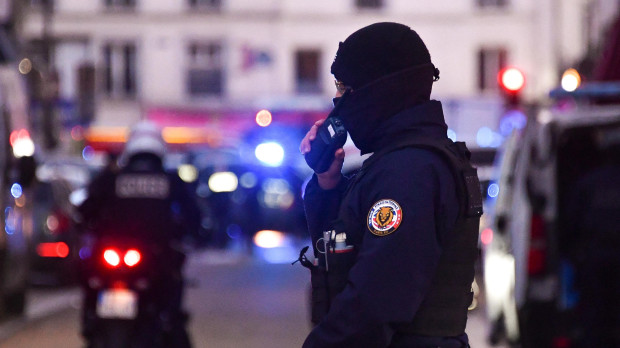 Policía francesa en París
