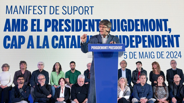 El expresidente de la Generalitat de Catalunya y candidato de Junts a las elecciones catalanas, Carles Puigdemont, durante un mitin de Junts+