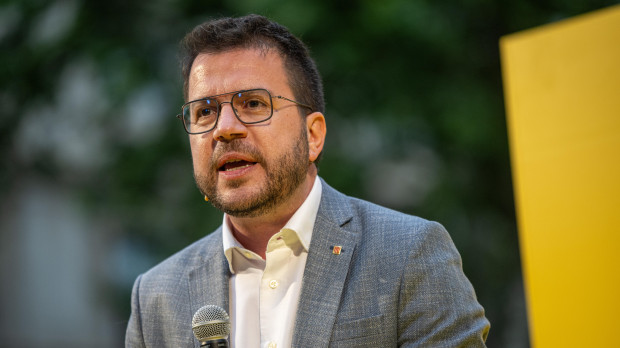 El presidente de la Generalitat, Pere Aragonès, durante el acto de ERC de inicio de campaña, en Jardinets de Salvador Espriu, a 25 de abril de 2024, en Barcelona, Catalunya (España). Con este acto, el grupo parlamentario Esquerra Republicana (ERC) inicia hoy la campaña para las elecciones catalanas del próximo 12 de mayo. El president de la Generalitat en funciones convocó el pasado 13 de marzo elecciones anticipadas en Catalunya, después de que el Parlament rechazara el proyecto de ley de Presupuestos de la Generalitat de 2024. 25 ABRIL 2024;CATALUÑA;INICIO DE CAMPAÑA;CAMPAÑA;ELECTORA;ELECCIONES;12M;CATALUÑA;CATALUNYA;CATALÁN;INDEPENDENTISMO Lorena Sopêna / Europa Press 25/4/2024