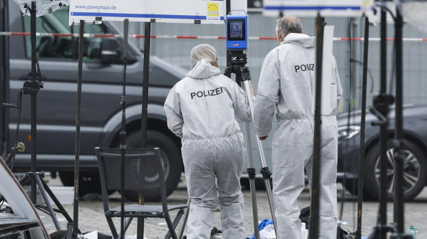 Vista de la escena del crimen después de un ataque con cuchillo en el centro de la ciudad de Mannheim, Alemania