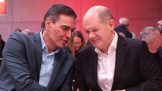Pedro Sánchez y Olaf Scholz, durante un mitin