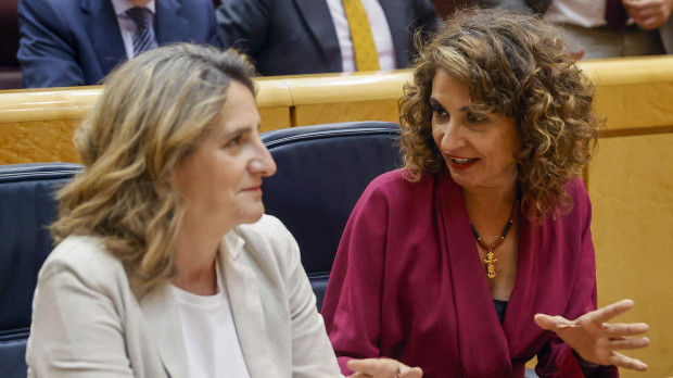 Las vicepresidentas María Jesús Montero y Teresa Ribera, este marte en el Senado