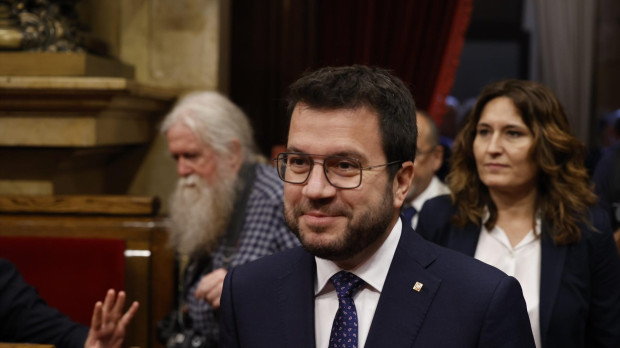 El presidente de la Generaliat de Catalunya en funciones, Pere Aragonés, llega al pleno de constitución de la XV legislatura del Parlament de Catalunya, a 10 de junio de 2024, en Barcelona, Catalunya (España). El Parlament da hoy inicio a la constitución de su XV legislatura. La sesión ha comenzado con los 135 diputados electos surgidos de las elecciones del 12 de mayo, después de que el presidente de la Generalitat en funciones firmara el decreto de convocatoria del pleno y se publicara el pasado miércoles en el Diari Oficial de la Generalitat de Catalunya. Los partidos catalanes han intensificado este mediodía sus reuniones internas y contactos de cara a un pacto para la presidencia del Parlament. 10 JUNIO 2024;PLENO;PARLAMENT;GENERALITAT;CATALUNYA Kike Rincón / Europa Press 10/6/2024