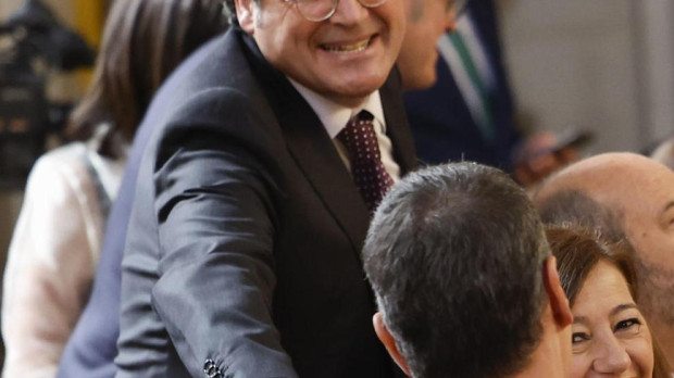 Álvaro García Ortiz, junto a Pedro Sánchez y Begoña Gómez