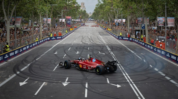 El piloto de F1 Carlos Sainz durante la celebración del Formula 1 Live Barcelona Road Show