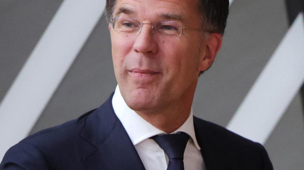 Brussels (Belgium), 17/06/2024.- Dutch Prime Minister Mark Rutte arrives at a European People'Äôs Party (EPP) leaders meeting in Brussels, Belgium, 17 June 2024. EU leaders gather in Brussels following the European Parliament elections to discuss the next institutional cycle and to renew the European institutions top jobs with the need to reflect the diversity of the EU in terms of geography, country size, gender, and political affiliation. (Elecciones, Bélgica, Bruselas) EFE/EPA/OLIVIER MATTHYS