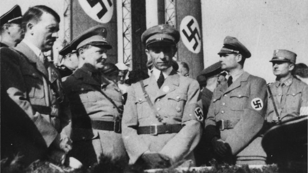 Los arquitectos de la purga (de izquierda a derecha): Hitler, Göring, Goebbels y Hess. Himmler y Heydrich no aparecen.