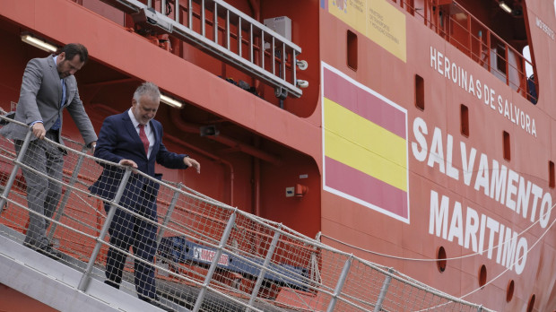 Los ministros Torres y Puente en el último buque incorporado a Salvamento Marítimo