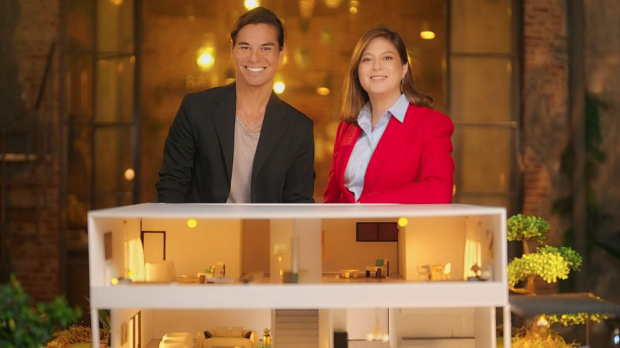 Julio Iglesias Jr. y Chábeli, presentadores de 'Los Iglesias. Hermanos a la obra